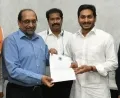 అధీకృత లేఖద్వారా ముఖ్యమంత్రికి ఐఎఎస్ అధికారుల సంఘం విరాళం అందచేత