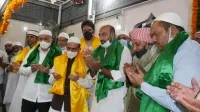 సీఎం కేసీఆర్ కరోనా నుండి త్వరగా కోలుకోవాలి.. దర్గాలో ప్రార్ధనలు చేసిన హోం మంత్రి