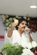 మనకు బలం ఉంది.. కాబట్టే మనపై భౌతిక దాడులకు పాల్పడుతున్నారు: పవన్ కల్యాణ్ 