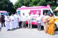 'గిఫ్ట్ ఎ స్మైల్' కింద మ‌రో మూడు అంబులెన్స్ వాహ‌నాలను ప్రారంభించిన మంత్రి కేటీఆర్