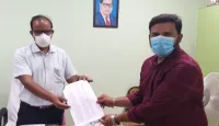 పశుసంవర్ధక శాఖలో కాంట్రాక్ట్ వైద్యుల పదవీకాలం మరో ఏడాది పాటు పొడగింపు.. ఉత్తర్వులు అందజేత