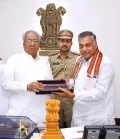 ఏపీ గవర్నర్ ను కలిసిన యార్లగడ్డ లక్ష్మీప్రసాద్!