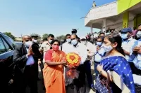 Governor Tamilisai visits Bowenpally agriculture market