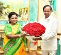 గవర్నర్ తమిళిసై సౌందర రాజన్ ను కలిసిన సీఎం కేసీఆర్ 