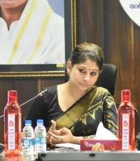 మిషన్ భగీరథ నీటి కంటే స్వచ్చమైన తాగునీరు ఇంకెక్కడా దొరకదు: స్మితా సభర్వాల్