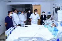 నాయిని న‌ర్సింహారెడ్డిని పరామర్శించిన తెలంగాణ మంత్రులు 