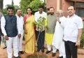 పార్లమెంట్ ఆవరణలో హరితహారంలో భాగంగా మొక్కలు నాటిన తెలంగాణ ఎంపీలు