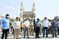 చార్మినార్ వద్ద శానిటేషన్, ఎంటమాలజి, డీఆర్ఎఫ్ సిబ్బందికి సంఘీభావo తెలుపుతూ ప్రతిజ్ఞ 