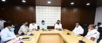 జిహెచ్ఎంసి, వాట‌ర్ వ‌ర్క్స్‌, విద్యుత్ అధికారుల‌తో మంత్రి కేటీఆర్ స‌మీక్ష‌
