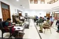 కరోనా వ్యాధి నివారణ చర్యలపై మంత్రి కేటీఆర్ క్యాంపు కార్యాలయంలో జీహెచ్ఎంసీ అధికారుల సమావేశం