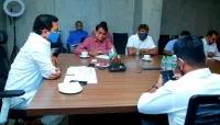 గ్రేటర్ లో యుద్ధ ప్రాతిపదికన రోడ్ల మరమ్మతులు: కేటీఆర్ 