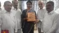 పూల బొకేలకు బదులు నాకు పుస్తకాలు బహుకరించండి: మంత్రి సబితా ఇంద్రారెడ్డి