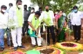 'పీ.వీ తెలంగాణ వెటర్నరీ యూనివర్శిటీ' ఆవరణలో మొక్కలు నాటిన మంత్రి తలసాని