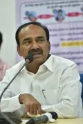 కొంపలు మునిగినట్టు ఇళ్ల నుండి ఎందుకు అందరూ బయటికి వస్తున్నారు: మంత్రి ఈటల ఆగ్రహం 