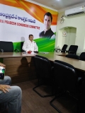 పోలవరాన్ని కేంద్రానికి అప్పజెప్పండి: తులసిరెడ్డి 