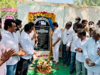 రెండు కోట్లు రూపాయ‌లతో ఇండోర్ స్టేడియం: మంత్రి వెల్లంపల్లి శ్రీ‌నివాస‌రావు