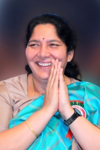 నాణ్యమైన విద్య ద్వారా పేద వర్గాల వెనుకబాటుతనం నిర్మూలనకు సీఎం కేసిఆర్ కృషి: మంత్రి సత్యవతి రాథోడ్