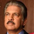 Anand Mahindra comments on Pune woman who stops footpath rider