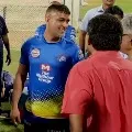MS Dhoni Leaves for Ranchi from Chennai