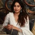 Janvi Kapoor Dance on Stage goes Viral