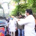 Actor Manchu Manoj Runs Two buses for Migrant workers