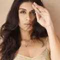 Karim Moranis Other Daughter Zoa Morani Also Tests Positive for corona