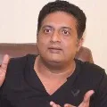 Actors Prakash raj gives 3 months saraly in advance to his workers