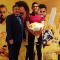 MS Dhoni arrives in Chennai for ipl 2020